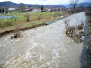 Пораст водостаја на неколико река