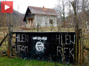 СИПА у Горњој Маочи, скинуте заставе ИС