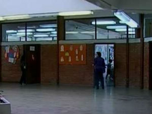 Инцидент у школи, наставник насрнуо на колегу