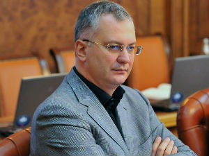 Шутановац: Гашић ће морати на суду да докаже оптужбе