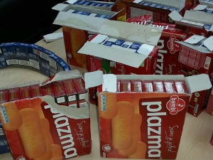 Шверцовао цигарете у кутијама за кекс