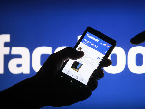 Користе „Фејсбук“, а не знају да су на интернету