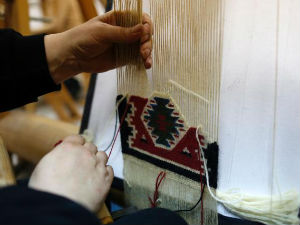 „Пиротским ћилимима“ прети нестанак