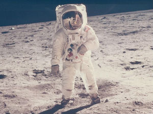 Шта је Нил Армстронг вратио са Месеца