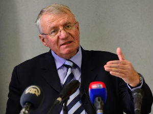 Шешељ: Планирамо да "сломимо кичму" увозничком лобију