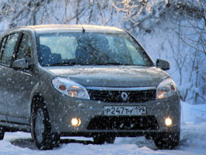 "Рено" прекида производњу у Русији