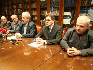 Адвокати: Кривичне пријаве против нотара