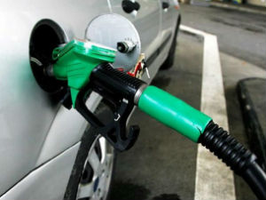 Поскупело гориво у Србији и региону