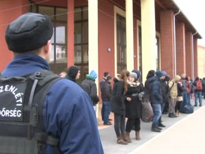 Мађарска: Опада број миграната са Косова