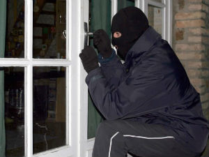 Словенија, провалник звао полицију упомоћ