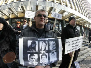 Протест родитеља погинулих у дискотеци "Контраст"