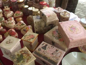 Базар старих и уметничких заната