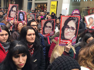 Протест на Таксиму због убиства девојке