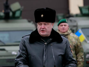 Порошенко: Војна управа ако не престану сукоби