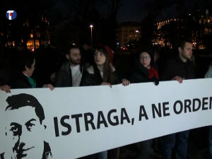 Протест због одликовања Диковићу