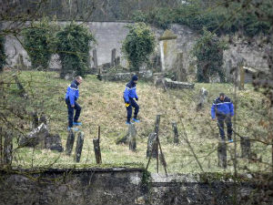 Француска, ухапшени због скрнављења гробова