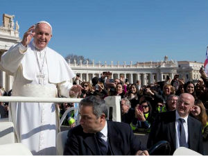 Ватикан угостио геј католике