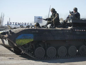 Тешко оружје остаје на истоку Украјине