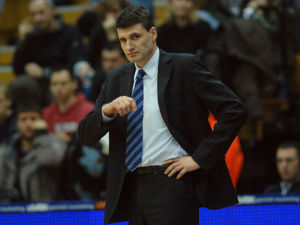 Перасовић близу селекторске клупе Хрватске