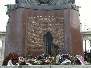 Беч, оскрнављен споменик црвеноармејцима
