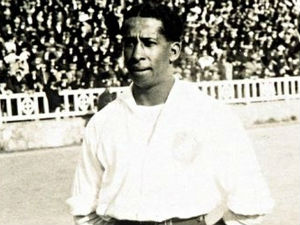 Жиголо који је постао божанство