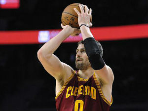 Кевин лав ниже тројке, „Ратници “ изненадили Вашингтом