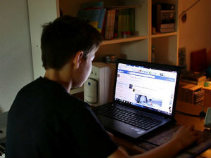 Русија–Украјина, рат „тролова“