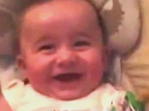 Упознајте бебу са смехом филмског зликовца