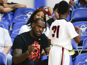 Џејмс: Пустите децу да буду деца