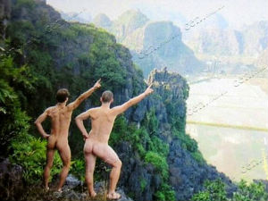 Голи туристи ухапшени у Анкор Вату