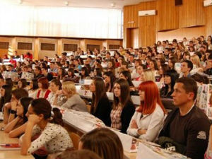 Шанса младим талентима за праксу