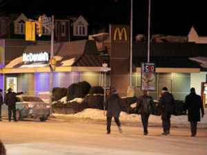 Toронто, двојица мртвa након свађе у "Мекдоналдсу"