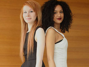 Оне су близнакиње?!