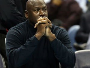 Ем Џеј, добро дошао у клуб милијардера!