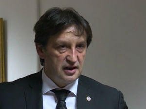 Гашић: У мају неће бити смањења плата у Војсци