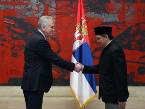 Николић: Желимо добре односе са свим земљама 