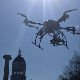 Дронови над Паризом