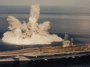 Француска подморница „потопила“ амерички носач авиона