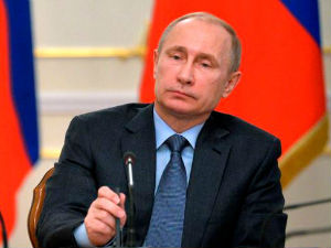 Путин смањио себи плату за десет одсто