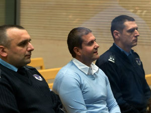 Шарић одговара на питања тужиоца