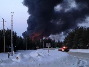 Онтарио, запалио се воз натоварен нафтом