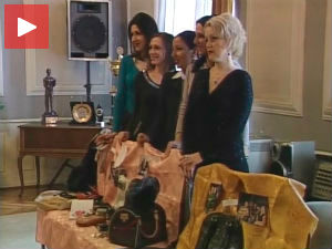 Изложба „Глава у торби“ пожаревачких новинарки