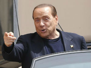 Берлускони: Нећемо гласати за уставне реформе