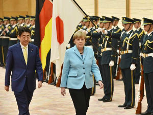 Меркелова: Јапан треба да се суочи са ратном прошлошћу