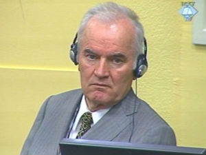 Суботић: Муслимани у Сребреници се сами поубијали 