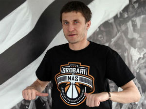 И црно-бели фудбалери подржали кошаркаше