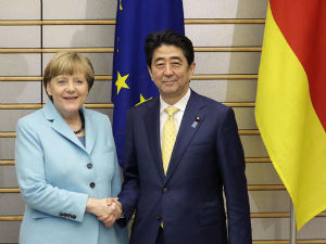 Меркелова предлаже Јапану заокрет од нуклеарне енергије