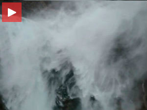 Бура „подигла“ водопад код Книна