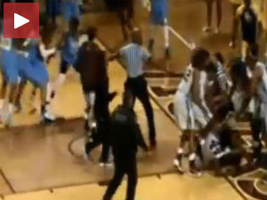 Брутална туча и 15 искључених - на женском мечу!