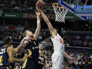  Убедљиве победе Реала и Барсе